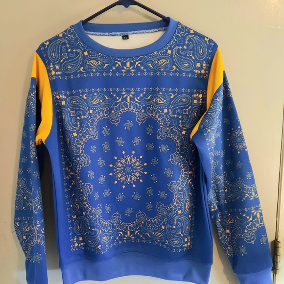 Sweatsuit - Top and bottom Bundle. Top size 42, bottom size 34 - Picture 2 of 12